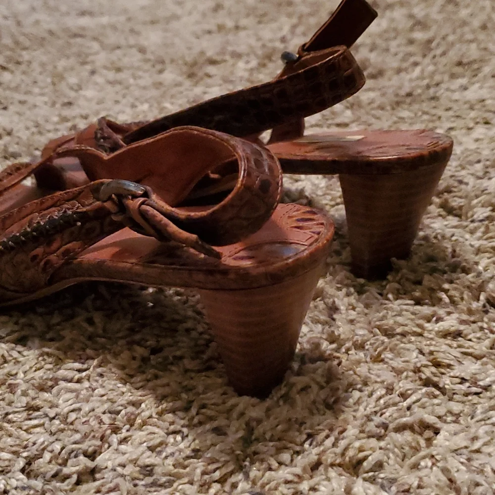 Max Studio Koi Low Heel Sandals